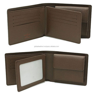Cartera de cuero marrón oscuro para hombre con cadena y decoraciones de letras Cierre plegable Característica antirrobo - Product Image 1