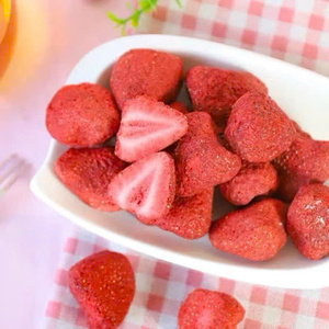 Fraises entières FD pour mélanges de fruits secs et assortiments de fruits séchés, 100% naturelles, super-aliments, en sachet sous vide, Vietnam - Product Image 1