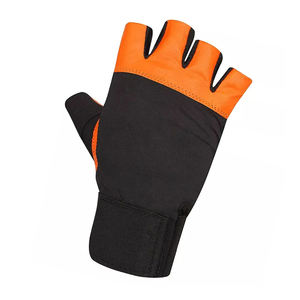 Guantes de Gimnasio para Levantamiento de Pesas de Medio Dedo Fabricados en Pakistán - Hechos a Medida, de Poliéster, Impermeables y Antideslizantes, Unisex - Product Image 3