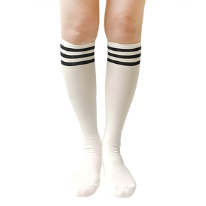 Chaussettes de golf pour femmes à trois bandes fabriquées en Corée KG02 - Product Image 2