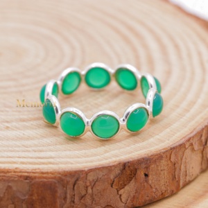 Bague Éternité Complète en Argent Sterling 925 avec Cabochon Rond Naturel en Onyx Vert, Vente en Gros, Memoria Jewels - Product Image 1