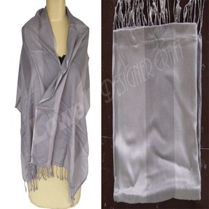 Chal Ligero Gris Sólido para Mujer, 100% Poliéster, Casual, para Todas las Temporadas, Uso Diario, Bufanda Larga con Bordes de Flecos - Product Image 2