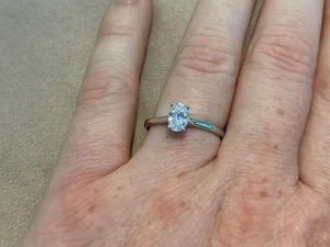 Anillo solitario de diamante de corte ovalado de 1 quilate de moissanita para mujer, joyería moderna y brillante de plata 925 original para ocasiones de boda - Product Image 5