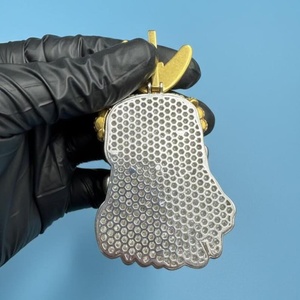 จี้การ์ตูนแบบ Iced Out เงินแท้ 925 สไตล์ฮิปฮอป ประดับด้วยหินหลากสี จี้รูปมงกุฎสีทอง จี้หน้าทรัฟฟิส สก็อตต์ จี้ตลกๆ สำหรับผู้ชาย - Product Image 5