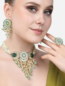 Ensemble collier et boucles d'oreilles en alliage de zinc plaqué or, motif floral, imitation perle, bijoux ethniques pour femmes, pour mariage et occasions spéciales - Product Image 3
