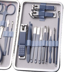 Kit de manucure en acier inoxydable de 18 pièces avec outils de pédicure dans un étui portable - Product Image 5