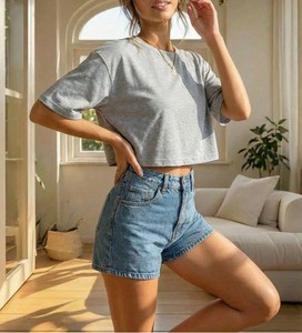 T-shirts courts d'été pour femmes de haute qualité, décontractés et confortables, personnalisables avec logo OEM, impression sérigraphique pour femmes - Product Image 4