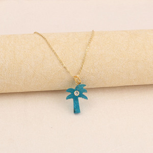 Collar de Apatita Azul con Diseño de Palmera y Zirconia - Colgante Tropical Delicado Bañado en Oro - Joyería con Piedras Curativas - Amuletos Tallados - Product Image 4