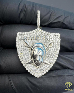Pendentif Masque Raiders Iced Out avec Diamant Moissanite, Breloque de Collier de Luxe Hip Hop, Breloque Masque Raiders, Pendentif Masque Hip Hop - Product Image 4