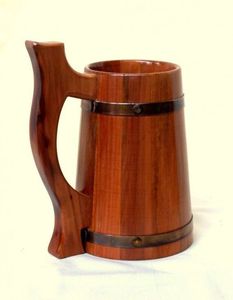 Chope à bière artisanale en bois - Product Image 1