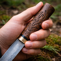 Couteau de camping Viking fait main, lame en acier à haute teneur en carbone OEM, couteau médiéval nordique EDC, cadeau, manche en bois, fourreau en cuir gravé