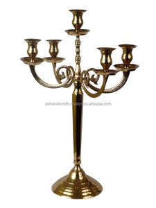 Candelabro de latón antiguo de 2 brazos para mesa, ideal para decoradores de eventos e importadores - Venta al por mayor - Product Image 2
