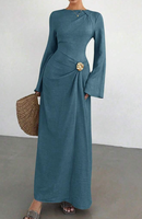 Robe élégante et mystérieuse bleue YKD109 avec ceinture en métal haut de gamme, style tendance, vêtements musulmans islamiques, tenue décontractée pour le quotidien