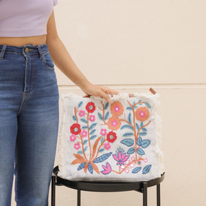 Sac fourre-tout pour femme en coton perlé fait main avec fermeture ouverte et broderie par Whimsy Art Craft - Product Image 5