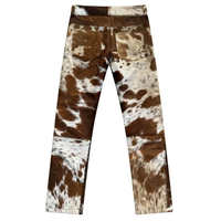 Pantalon homme coupe droite en toile imprimé cuir de vachette brodé, style urbain, taille mi-haute, braguette boutonnée, motif marron et blanc