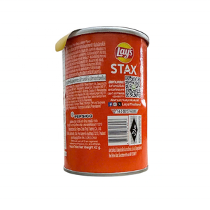 Las papas fritas Lays Stax Spicy Lobster de 42 g ofrecen un sabor audaz inspirado en el marisco con un toque picante y una textura crujiente. - Product Image 2
