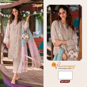 Colección festiva Eid: lujosa organza de 3 piezas bordada Shalwar Kameez con fondo de viscosa () - Product Image 2