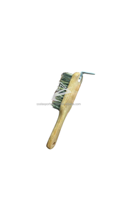 Brosse de nettoyage pour sabot de cheval avec manche en bois pour l'entretien du fer à cheval - Product Image 3