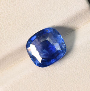Saphir bleu royal naturel : 4,15 carats, taille coussin, 10x9,20x5 mm - Product Image 1