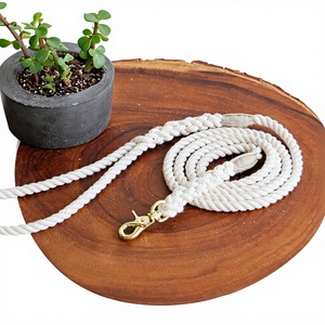 Correa para Perro Hecha a Mano con Cuerda de Algodón Natural Color Bronceado, 5 pies, Herrajes Dorados, Juego de Correa Trenzada Personalizada, Duradera - Product Image 1