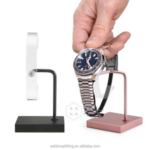 Soporte de exhibición de reloj de escaparate de oro rosa con logotipo personalizado de acero inoxidable de 13,5 CM - Product Image 1