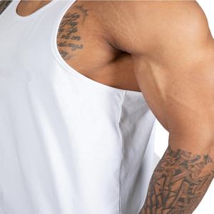 Camiseta sin mangas atlética con estampado de logotipo personalizado para hombre, chaleco transpirable para entrenamiento y gimnasio con estilo informal - Product Image 5