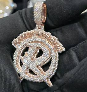 Pendentifs personnalisés en moissanite glacée, en argent 925, sertissage complet, lettre personnalisée, design unique, style personnalisé pour certifiés - Product Image 5