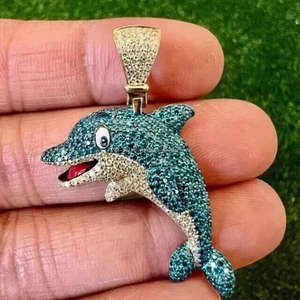 Pendentif de charme dauphin Trisha Jewels haut de gamme entièrement serti de moissanite VVS taille brillant certifié GIA en argent 925 style hip-hop - Product Image 1