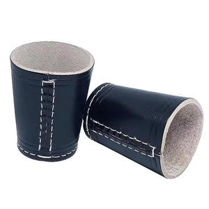 Gobelet à dés personnalisé en cuir véritable avec logo, écologique et durable, style classique, idéal pour les cadeaux - Product Image 1