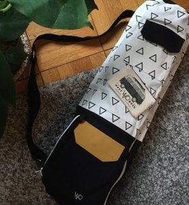 Sac de transport pour tapis de yoga ECOIRA en toile de coton avec doublure en polyester, style fourre-tout, bandoulière et poches zippées pour les voyages et la salle de sport - Product Image 3