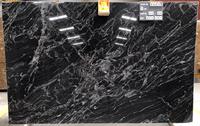 Lembaran Granit Black Forest Permukaan Poles 316x202cm Desain Modern Aplikasi Meja Dapur Tahan Lama