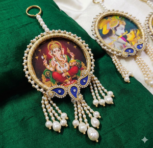 Magnifique tapisserie murale traditionnelle Krishna personnalisée pour la décoration de la maison, salon/chambre, idéale pour les cadeaux d'anniversaire/mariage - Product Image 2