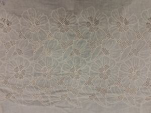 Tela de Algodón Ligera y Transpirable de Alta Calidad con Bordado Schiffli para Vestidos de Fiesta Nupcial para Niñas - Product Image 4