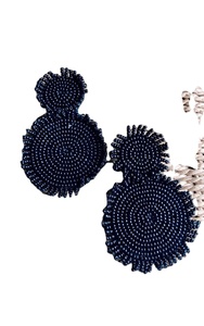 Pendientes de lujo sencillos con elemento de camelia para boda, aretes de botón limitados para chicas de la India - Product Image 4