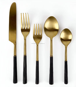 Ensemble de 5 couverts de luxe en métal avec manche en or noir deux tons, couteau à dîner, fourchette et cuillère - Product Image 6