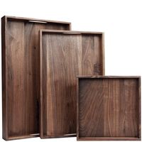 Natuurlijk houten dienblad van duurzaam, gepolijst hout, modern kunst-antiek design, aanpasbaar voor milieuvriendelijke thuis-, restaurant- en hotelgebruik.