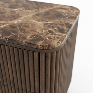 Table d'appoint moderne avec 2 tiroirs, en MDF acacia, placage chêne, plateau en marbre, design dynamique pour salles à manger et espaces de vie. chambre à coucher. - Product Image 4