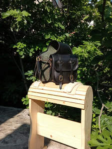 Bolsa de Cuero 100% Búfalo para Sillín de Caballo Estilo Western o Motocicleta, Hecha a Mano, Tallada a Mano, Personalizable, con Herrajes de Acero - Product Image 5