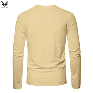 เสื้อเชิ้ตแขนยาวผู้ชายขายส่ง เสื้อแฟชั่นลำลองแขนยาวพร้อมบริการสกรีนโลโก้แบบ OEM ODM เสื้อยืดผู้ชายสำหรับใส่เป็นเสื้อนอก - Product Image 2