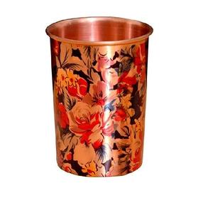Gobelet en cuivre martelé avec texture alvéolée organique, corps ovale, base arrondie, ouverture large, tasse à boire artisanale en métal - Product Image 5