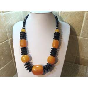 Collier en résine et bois de qualité supérieure, accessoires de mode contemporains en cristal - Product Image 4