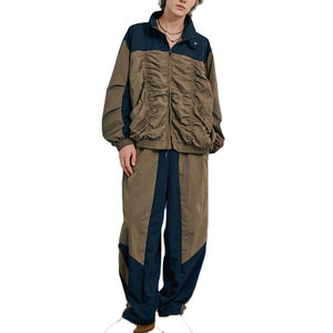 Conjunto Deportivo de Dos Piezas para Mujer, Chaqueta Cortavientos y Pantalones Jogger, Diseño Sólido para Invierno, Cierre de Cremallera, Material Poliéster - Product Image 1
