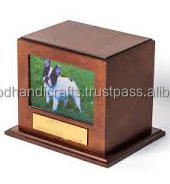 Boîte funéraire en bois faite à la main pour cendres d'animaux domestiques Urnes funéraires en bois pour cendres de chat et de chien Urnes en palissandre à bas prix - Product Image 1