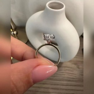 Anillo de diamantes cultivados en laboratorio de corte ovalado de 4 quilates para mujer, joyería de plata de ley 925 de lujo para boda, compromiso, regalo de aniversario - Product Image 5