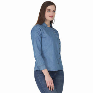 Chemise en jean pour femme toutes saisons, coupe ajustée et design classique pour un style décontracté chic. Chemise en jean pour femme, jean décontracté. - Product Image 5