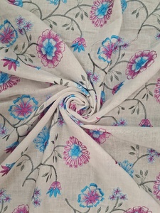 Tela de Algodón Blanco Premium de Alta Calidad con Bordado Floral en Rosa, Azul y Verde - Material Bordado Multicolor - Product Image 5