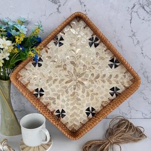 Plateau de service carré en rotin naturel fait main, motif MOP multicolore, collection 2026, idéal pour le petit-déjeuner et la décoration intérieure – Nouveauté UO - Product Image 2