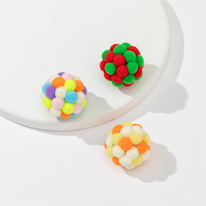 Jouets pour chats colorés, balles en peluche douces de 5 cm, balles interactives pour chatons, balles à faire rouler pour chats d'intérieur, balles à mâcher pour chatons - Product Image 4