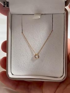 Pendentif solitaire élégant serti de diamants, or 14 carats, collier minimaliste avec diamant rond pour femme, bijoux fins pour tous les jours - Product Image 5