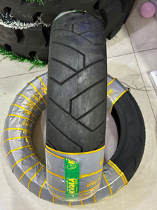 Pneu de scooter KUMA K238, forte adhérence, maniabilité fluide, design durable, pour Scoopy, Zoomer, Freego. - Product Image 1